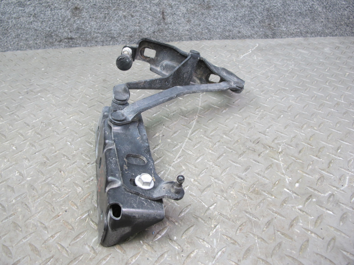 07-10 Saturn SKY Front Left & Right Side Hood Hinge Set OEM