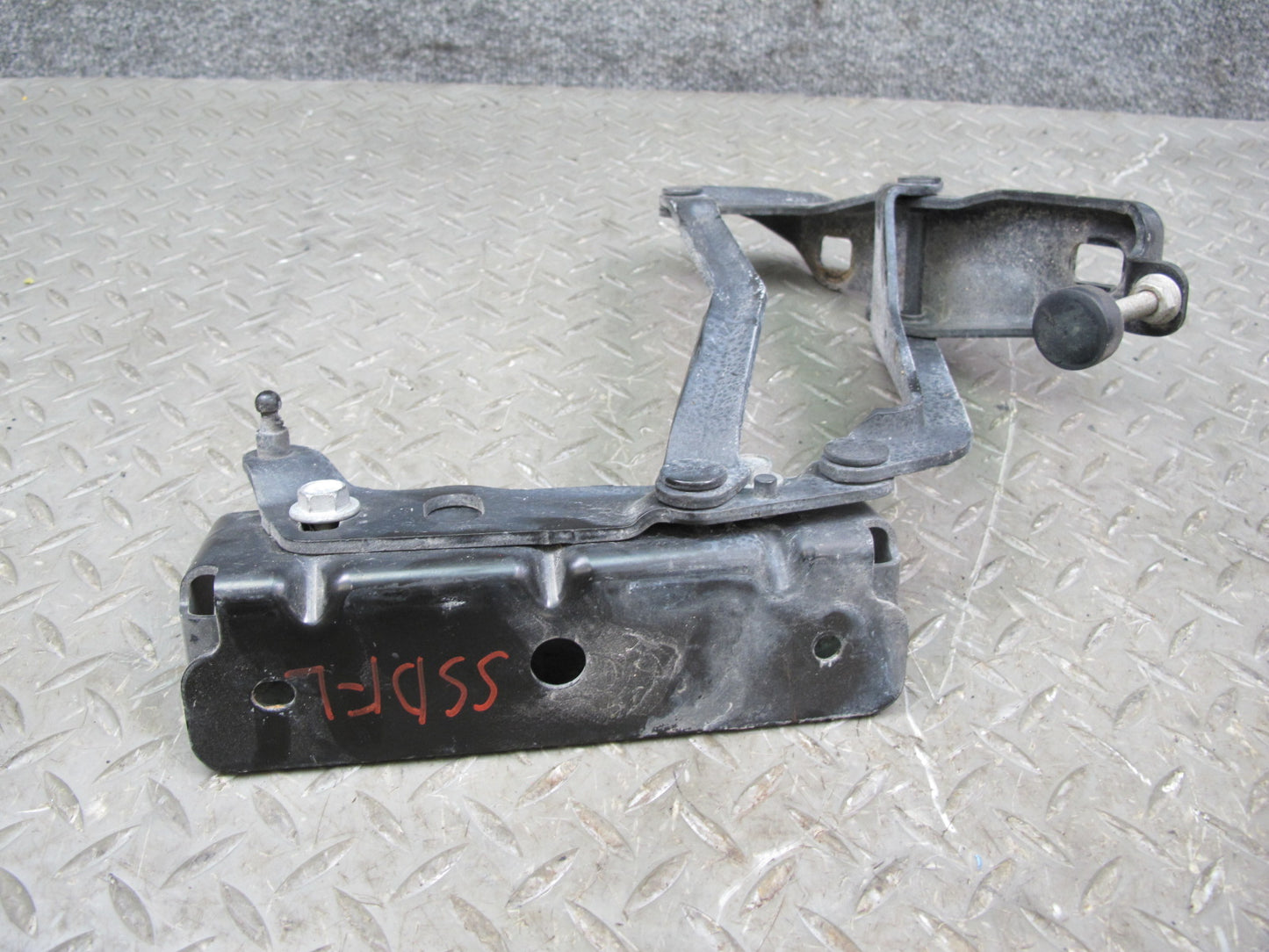 07-10 Saturn SKY Front Left & Right Side Hood Hinge Set OEM
