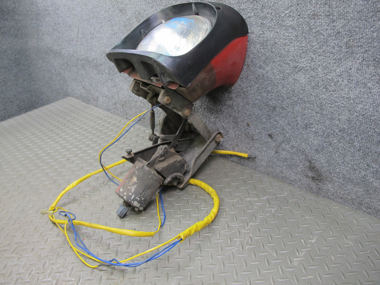 75-82 Triumph TR7 Front Right Headlight Lamp Motor Bracket Assembly OEM