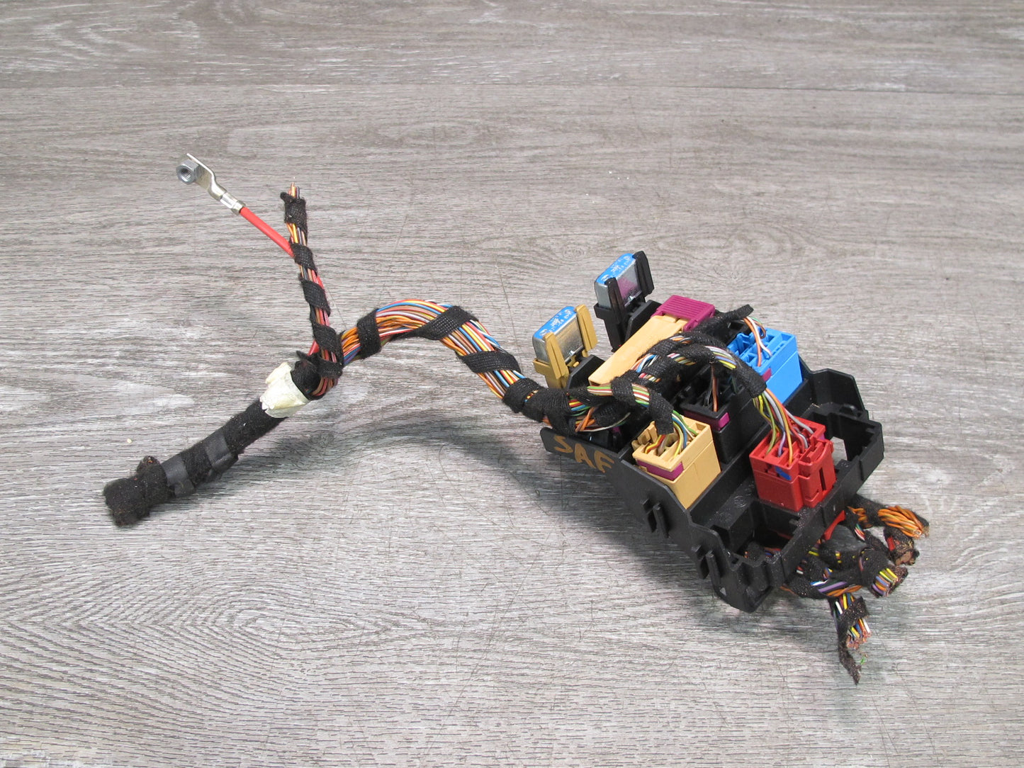 09-16 Audi B8 A4 S4 Power Distribution Junction Fuse Box 8K0937545B OEM