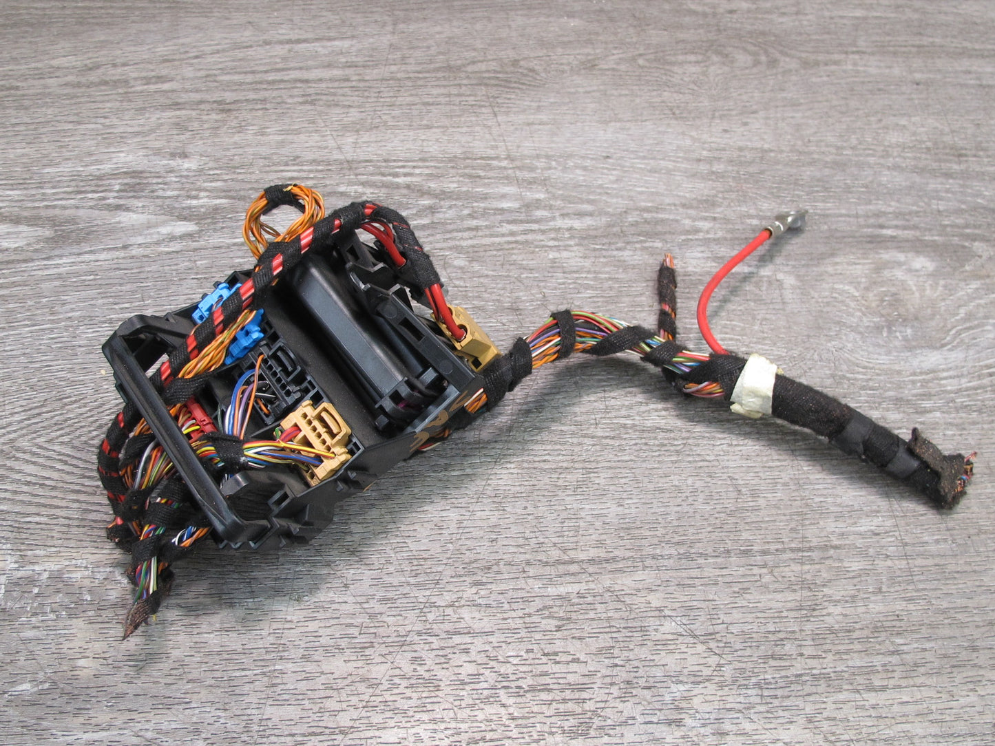 09-16 Audi B8 A4 S4 Power Distribution Junction Fuse Box 8K0937545B OEM