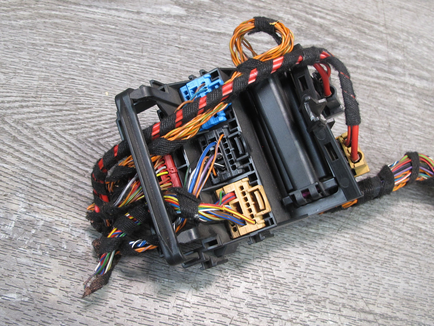 09-16 Audi B8 A4 S4 Power Distribution Junction Fuse Box 8K0937545B OEM