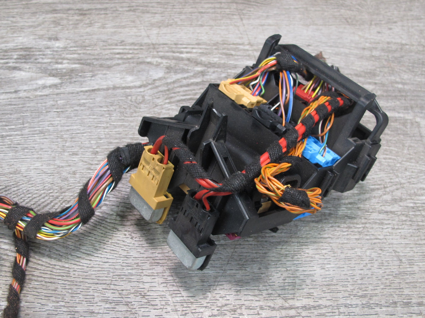 09-16 Audi B8 A4 S4 Power Distribution Junction Fuse Box 8K0937545B OEM