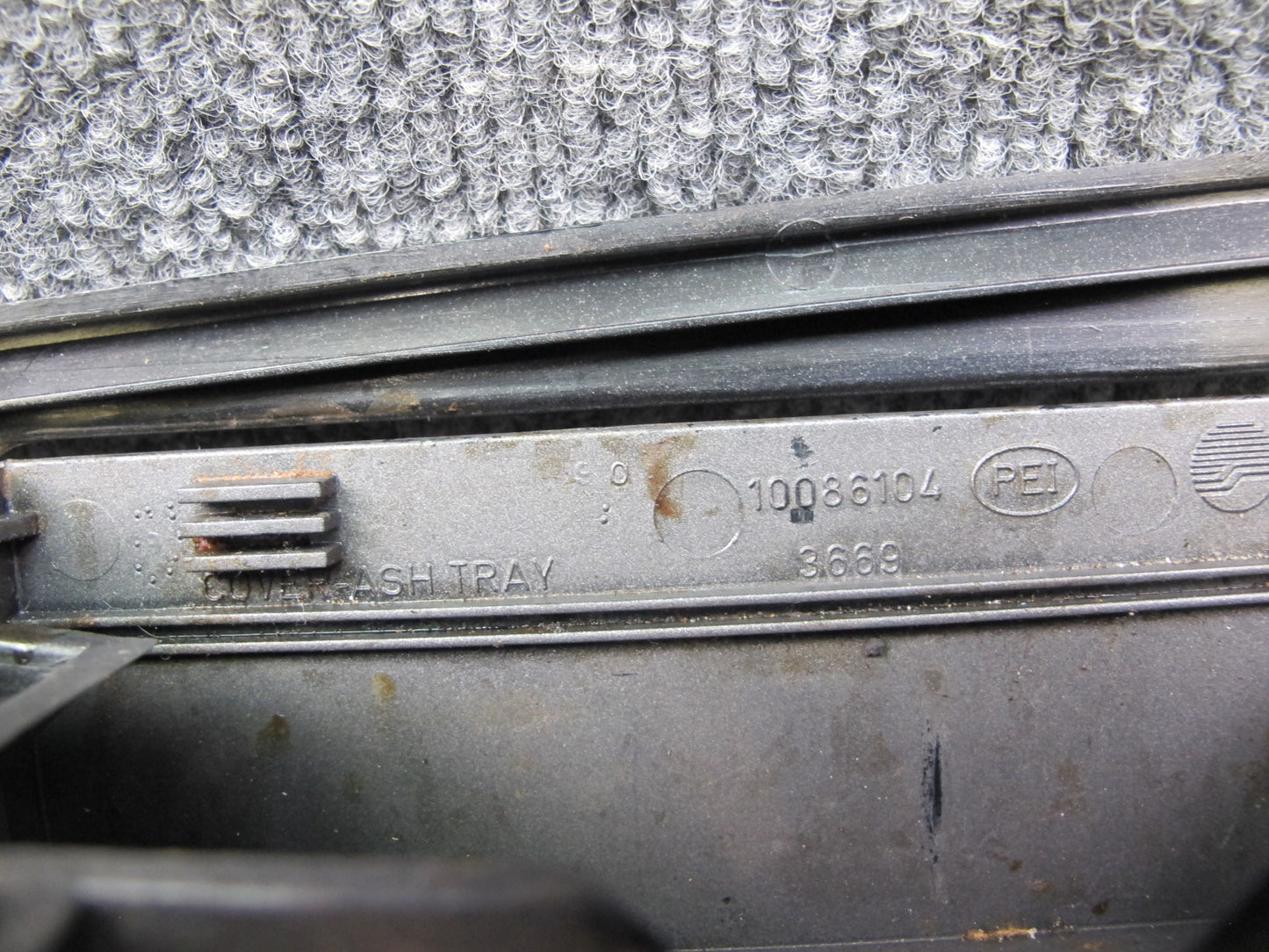 90-91 Chevrolet Corvette C4 Center Console A/T Shift Trim Plate CUP Holder OEM