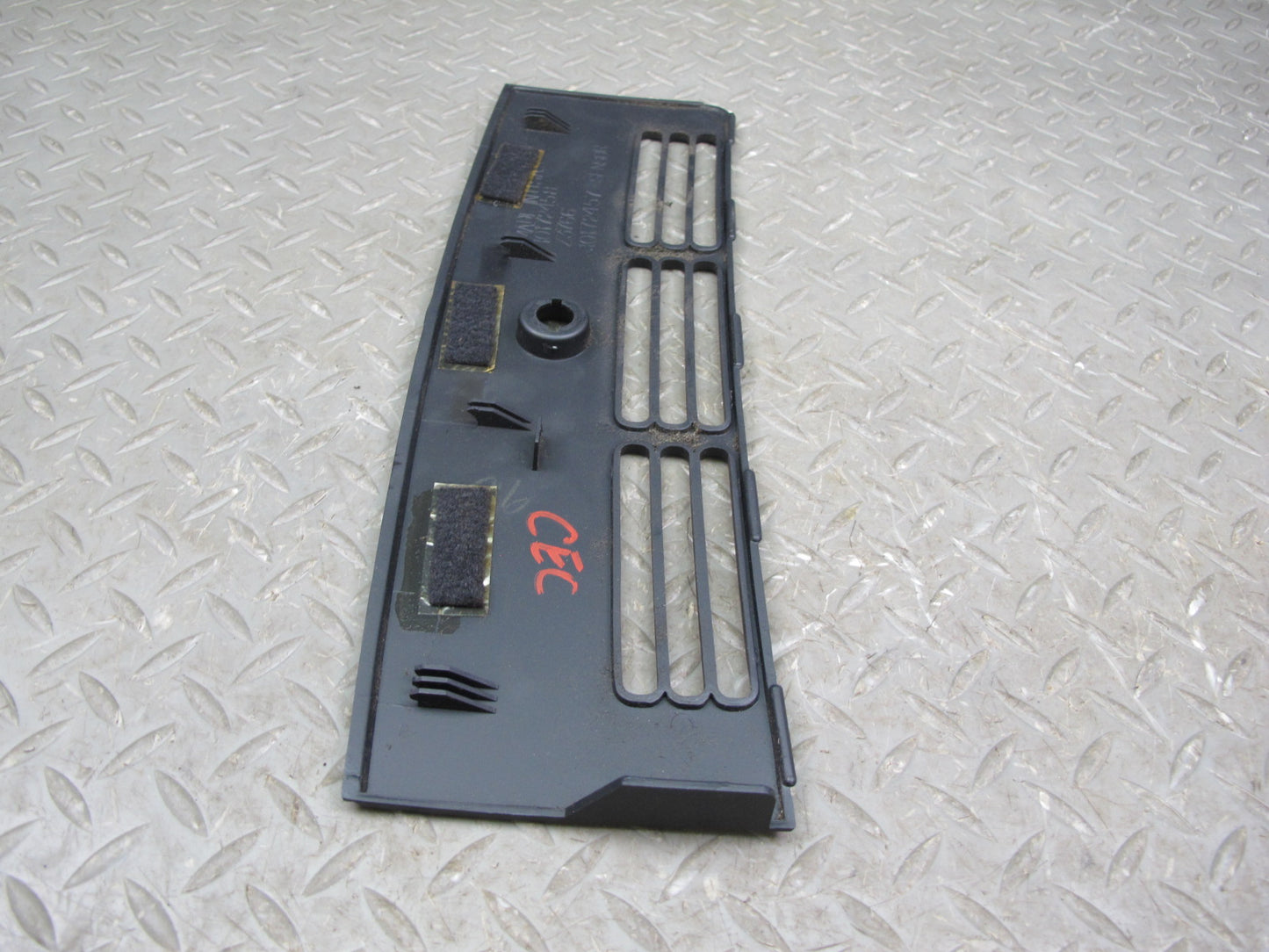 90-96 Chevrolet Corvette C4 Dash Dashboard Upper Vent Defrost Trim Grille OEM