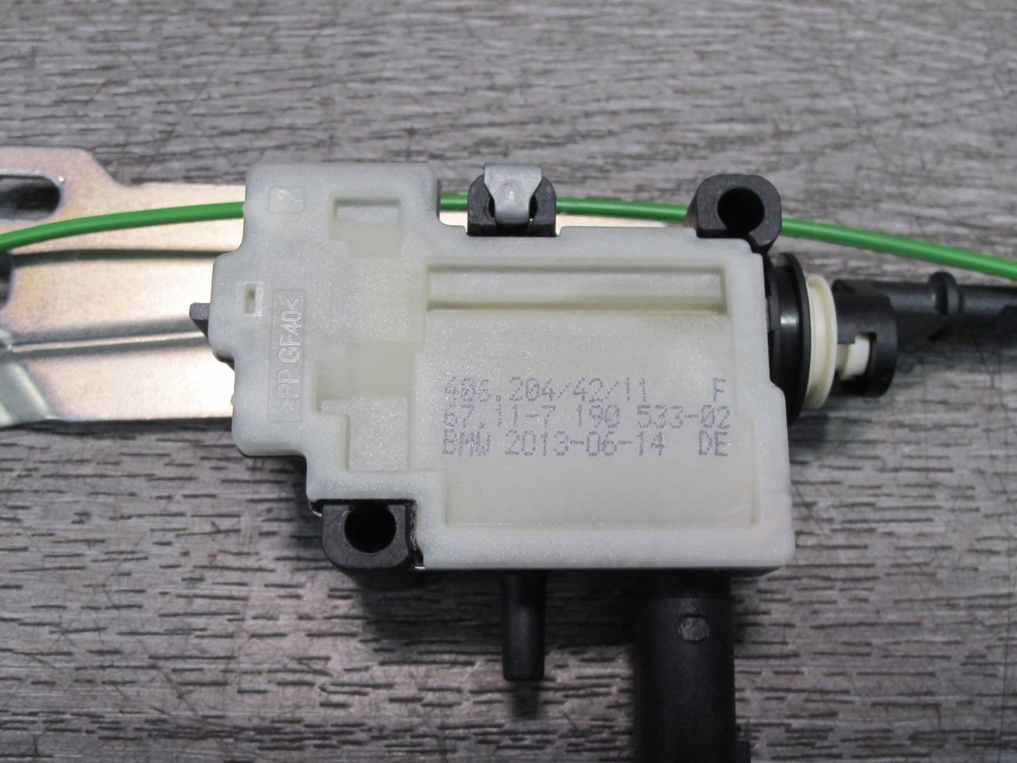 08-14 BMW E71 E72 X6 Fuel Tank Filler Flap Door Lock Actuator 7190533 OEM