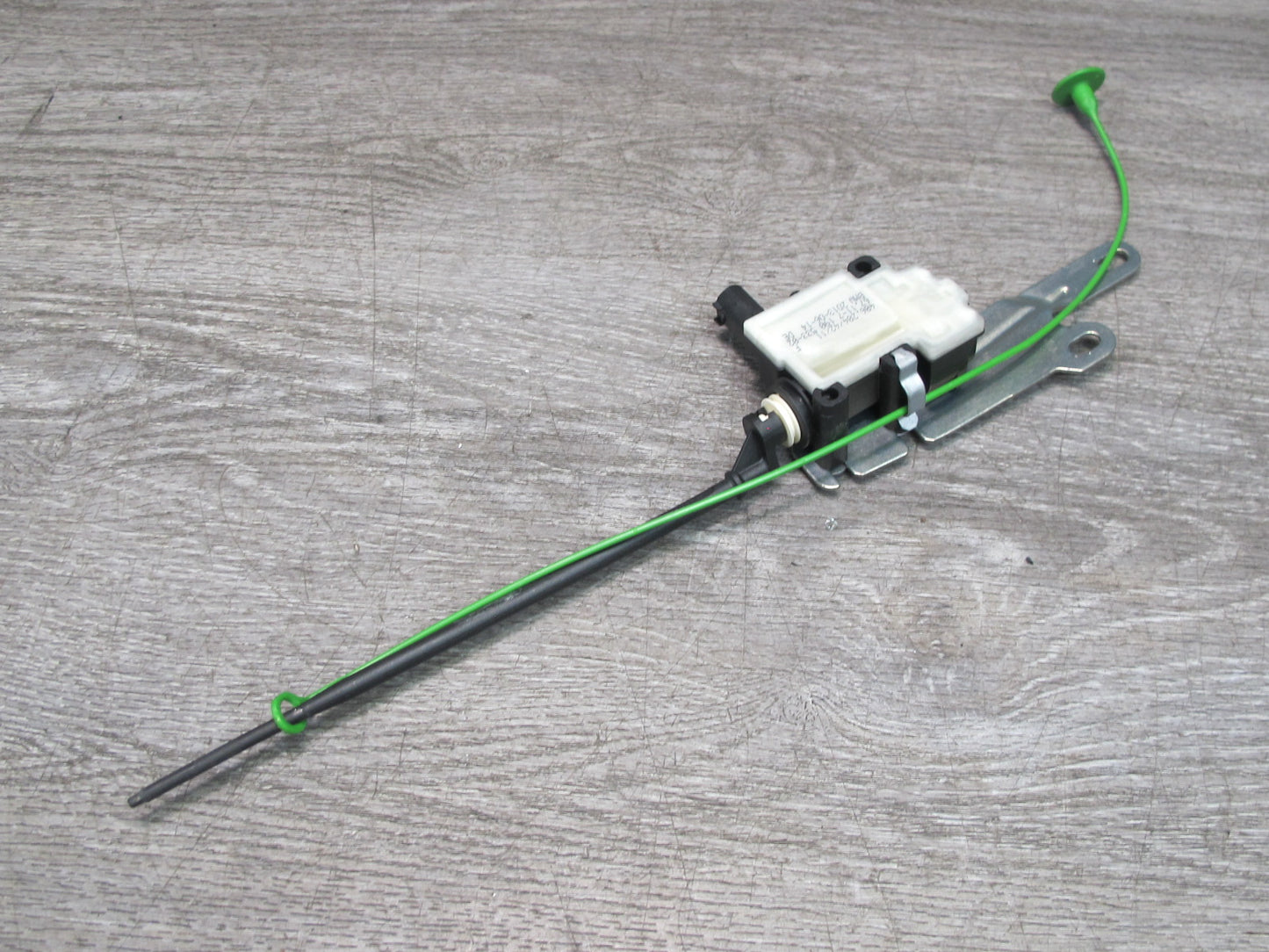 08-14 BMW E71 E72 X6 Fuel Tank Filler Flap Door Lock Actuator 7190533 OEM