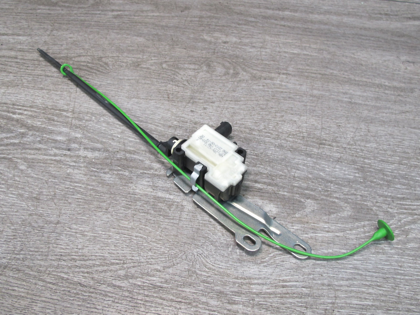08-14 BMW E71 E72 X6 Fuel Tank Filler Flap Door Lock Actuator 7190533 OEM