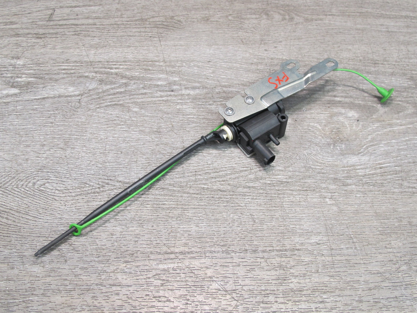08-14 BMW E71 E72 X6 Fuel Tank Filler Flap Door Lock Actuator 7190533 OEM