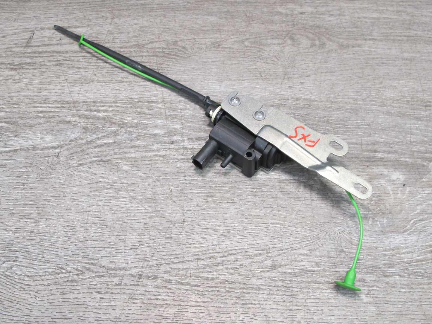 08-14 BMW E71 E72 X6 Fuel Tank Filler Flap Door Lock Actuator 7190533 OEM