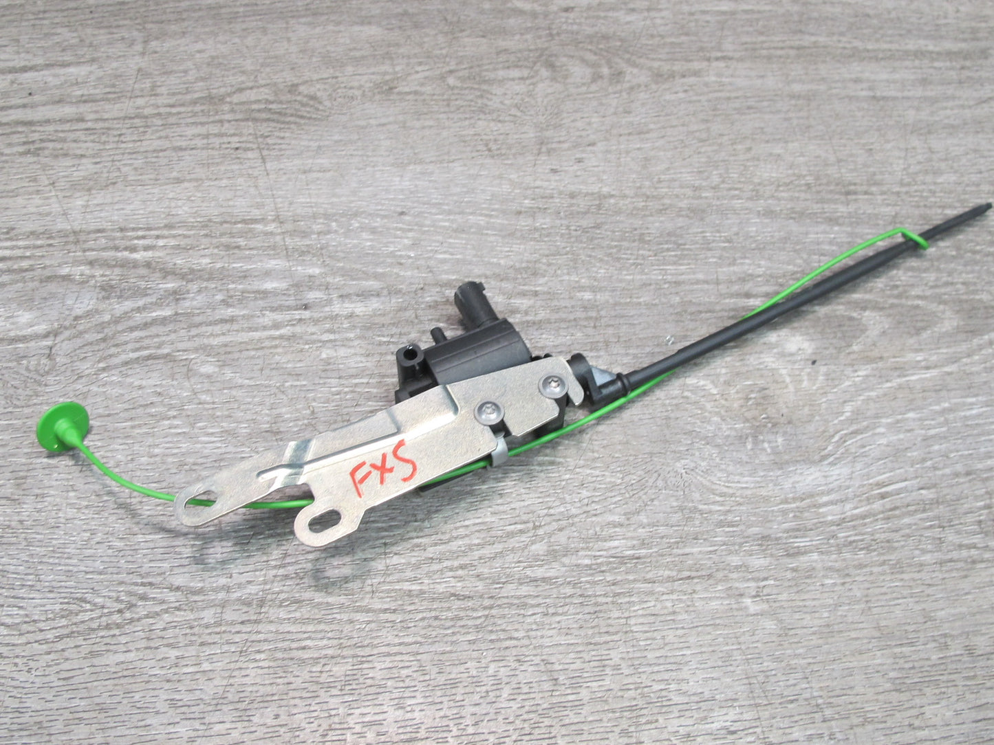 08-14 BMW E71 E72 X6 Fuel Tank Filler Flap Door Lock Actuator 7190533 OEM
