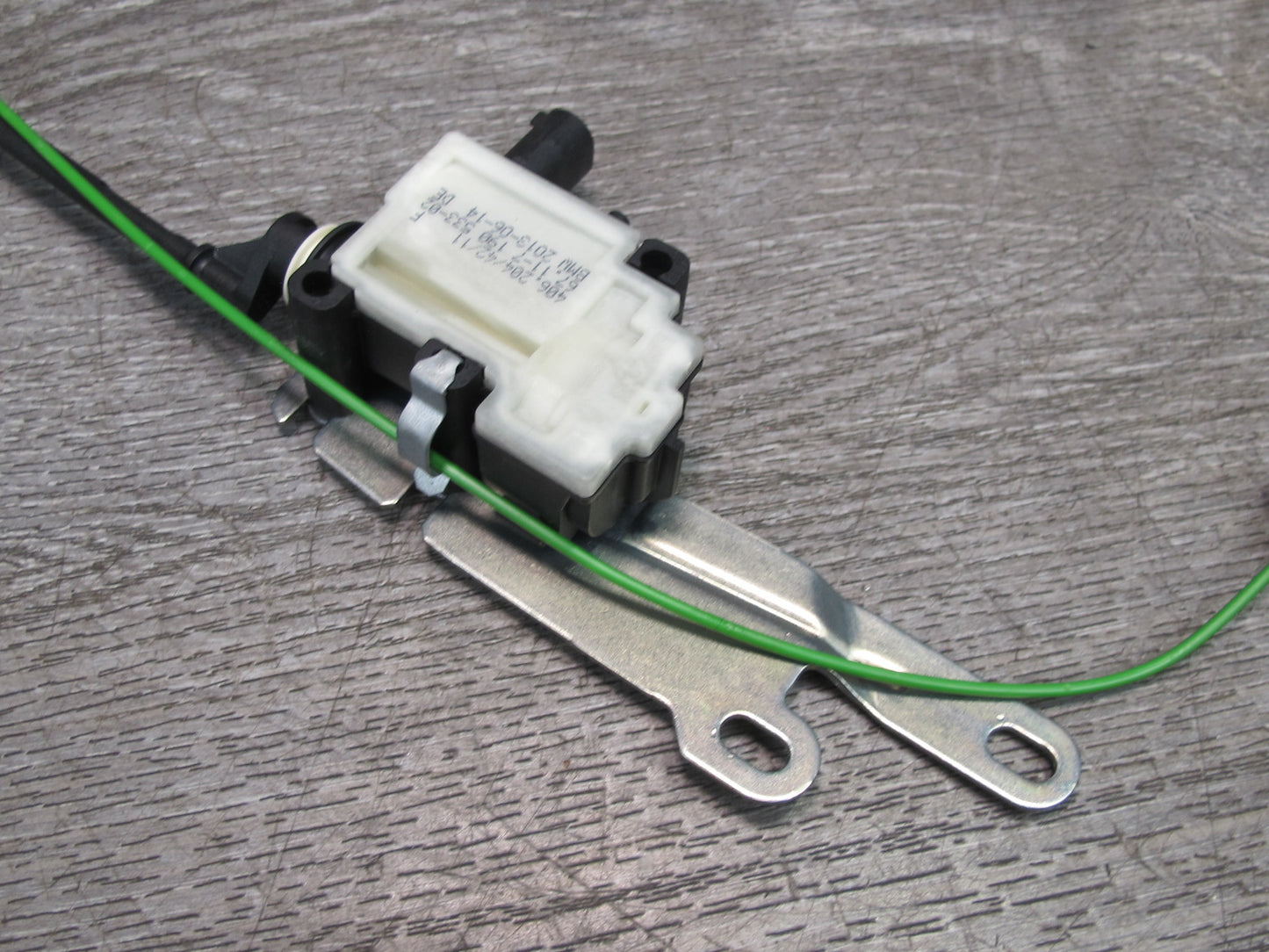 08-14 BMW E71 E72 X6 Fuel Tank Filler Flap Door Lock Actuator 7190533 OEM