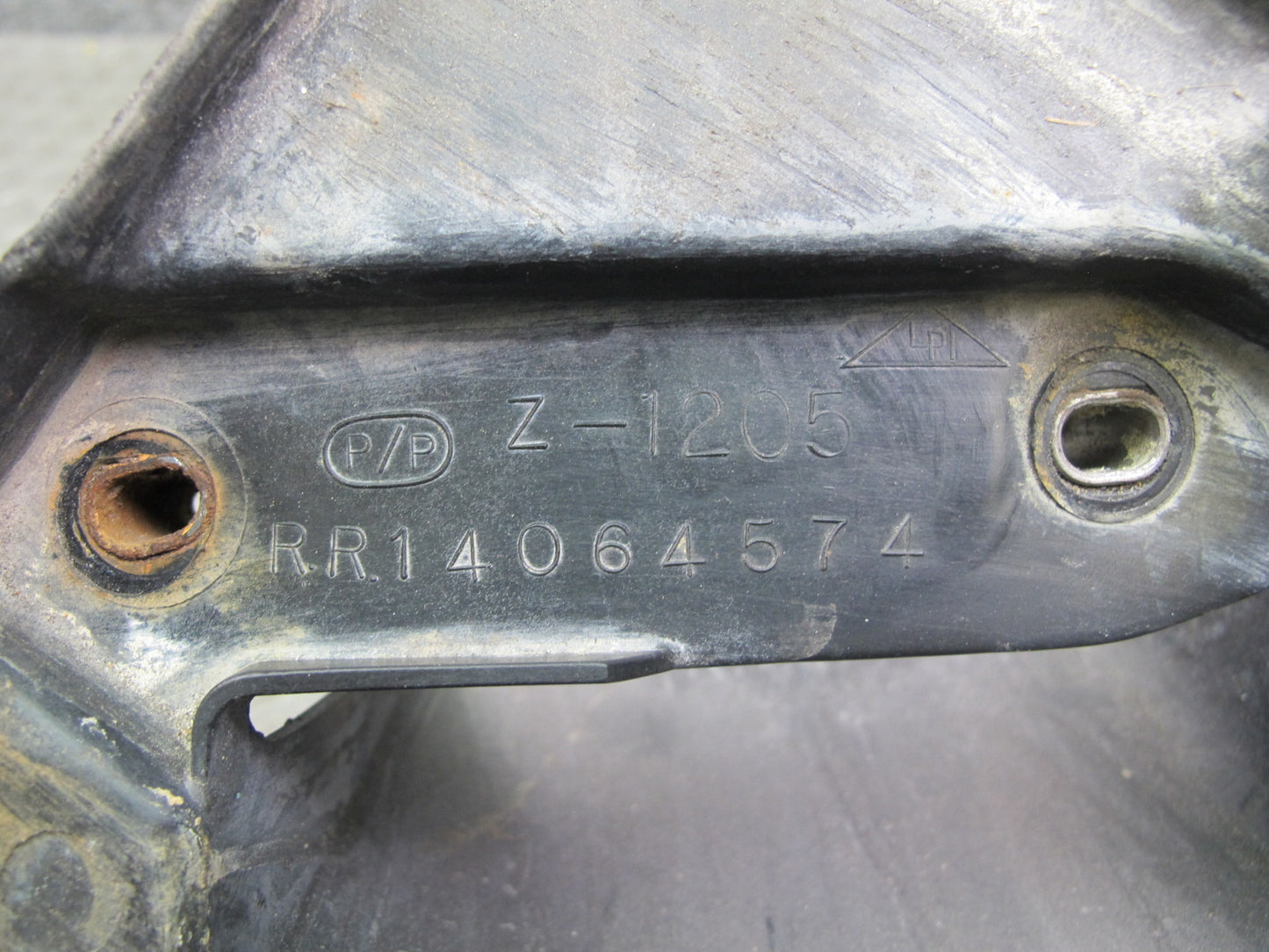 84-96 Chevrolet Corvette C4 Battery Tray Support Holder 14064574 OEM