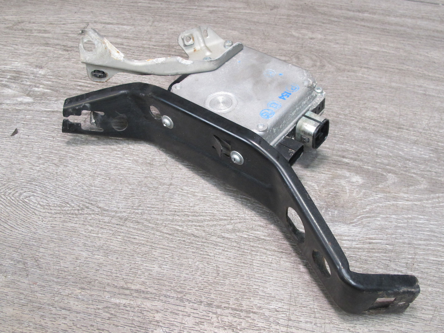 08-09 Lexus UVF46 LS600hL Power Steering Control Module 89650-50160 OEM