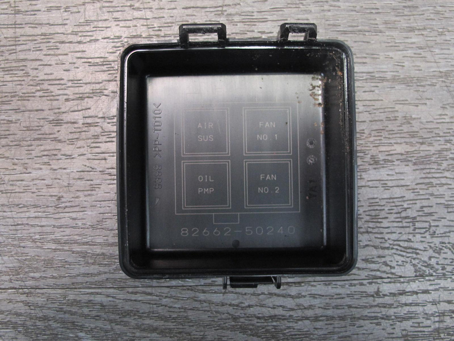 08-16 Lexus UVF46L LS600h Engine Compartment Fuse Relay Box Module OEM
