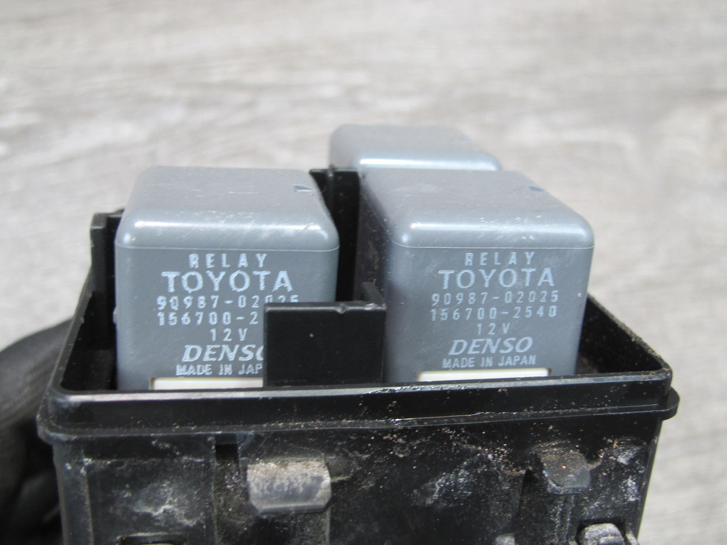 08-16 Lexus UVF46L LS600h Engine Compartment Fuse Relay Box Module OEM