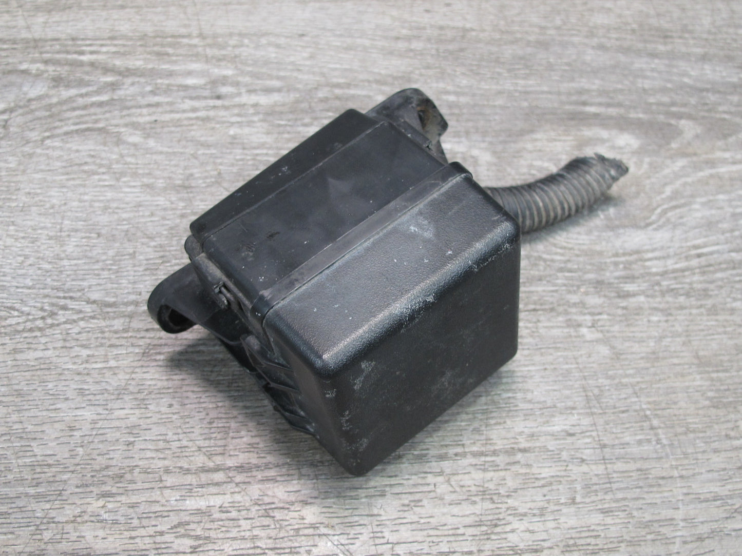 08-16 Lexus UVF46L LS600h Engine Compartment Fuse Relay Box Module OEM