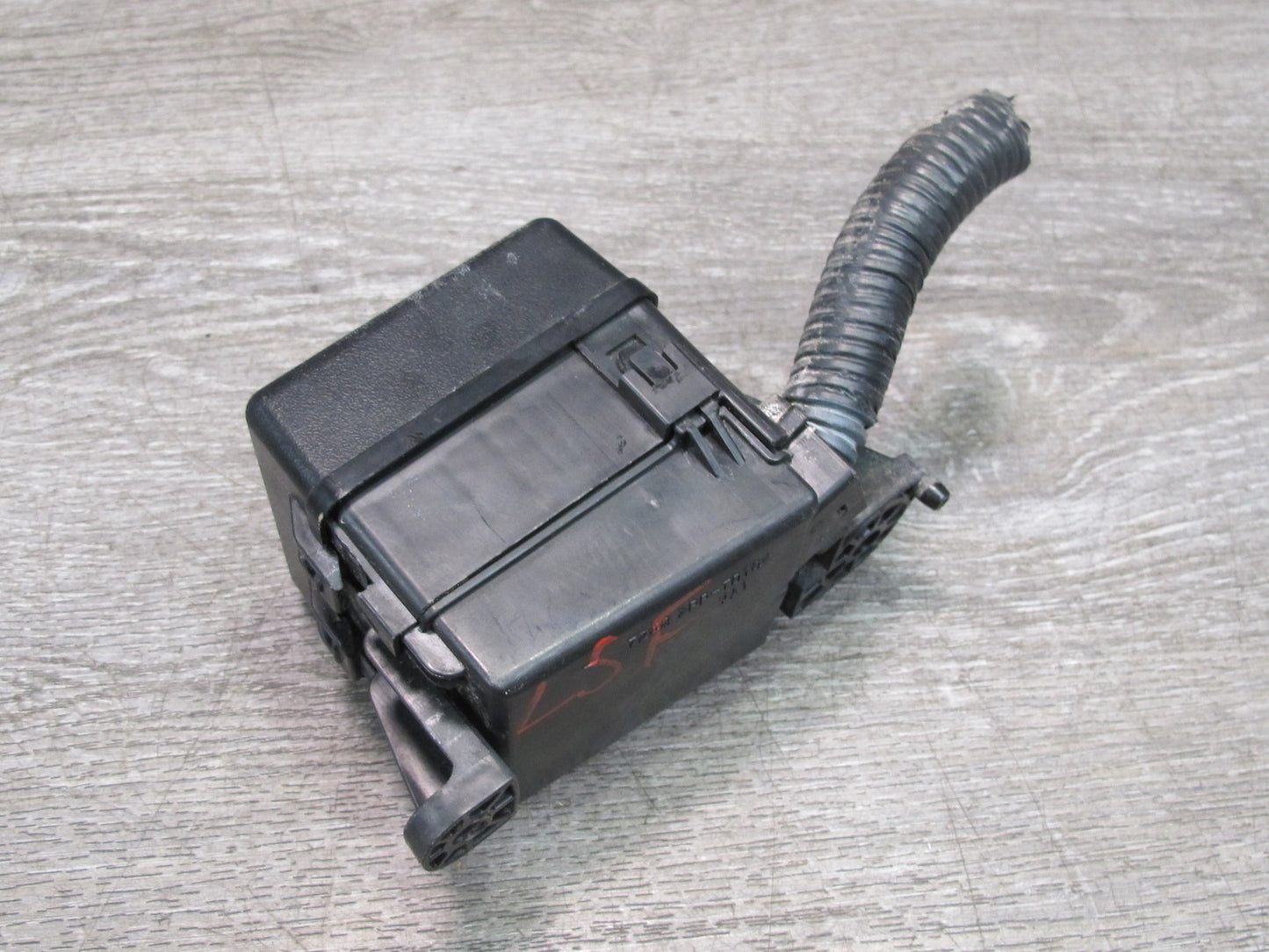 08-16 Lexus UVF46L LS600h Engine Compartment Fuse Relay Box Module OEM