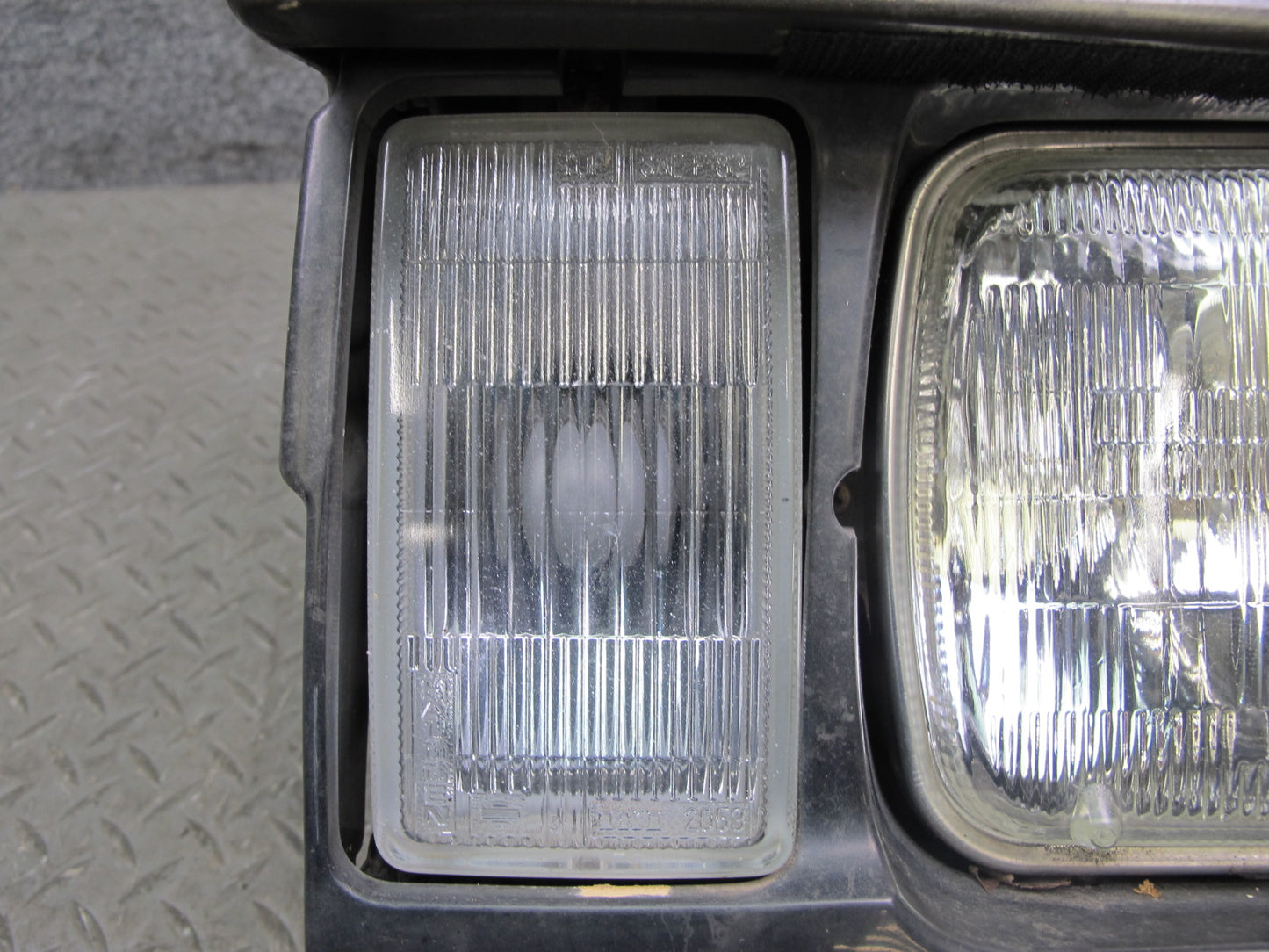 84-86 Nissan Z31 300ZX Front Left POP UP Headlight Lamp w Motor & Bracket OEM