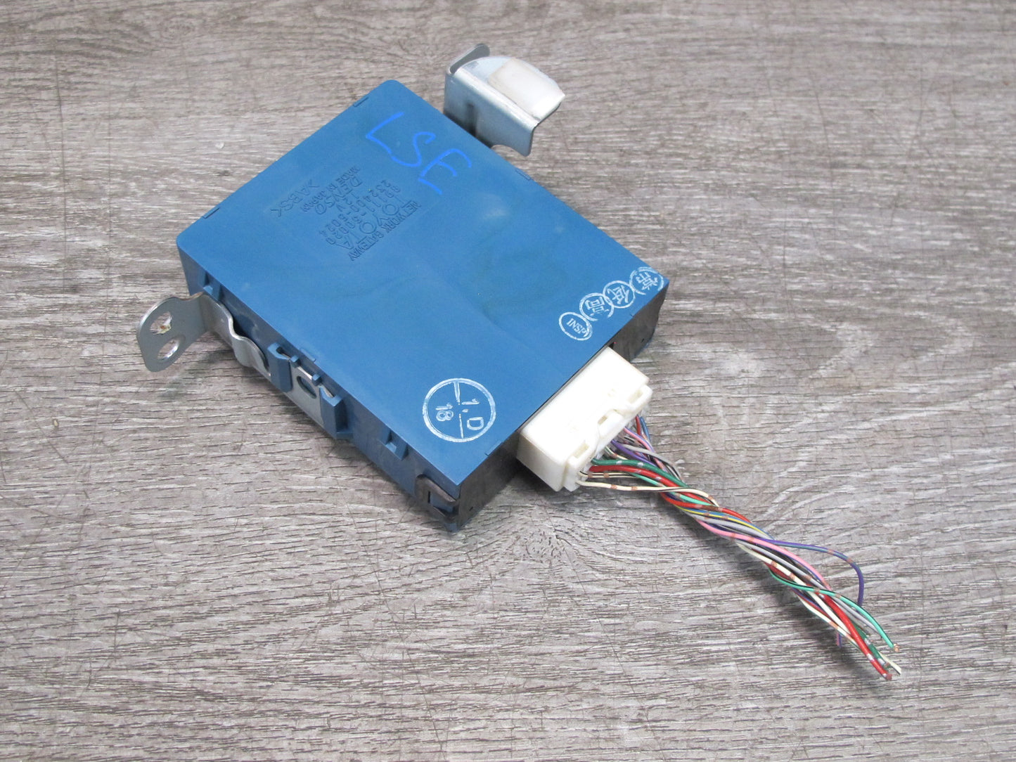 01-06 Lexus UCF30L LS430 Network Gateway Control Module 89111-50020 OEM