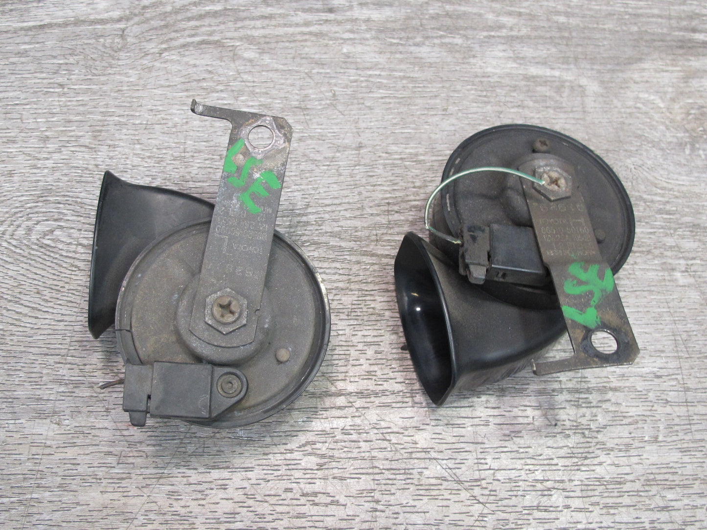 01-03 Lexus UCF30L LS430 Set of 2 High & Low Tone Note Pitch Horn Signal OEM