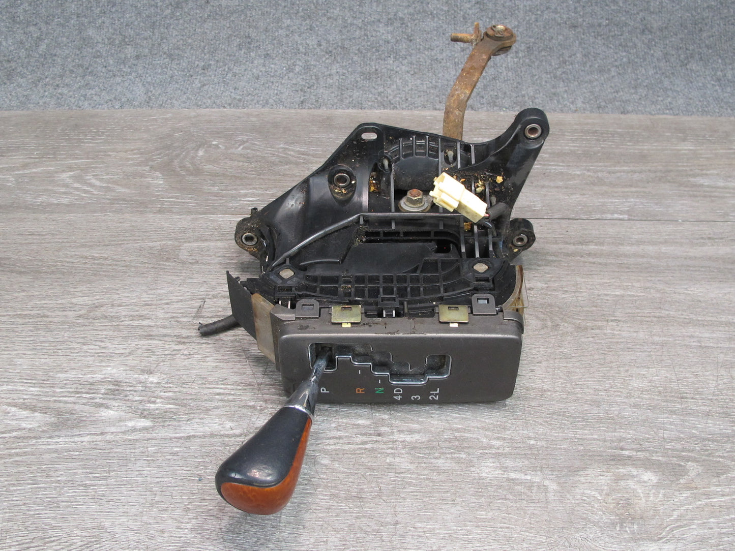 01-03 Lexus UCF30L LS430 A/T Automatic Transmission Shifter Assembly OEM