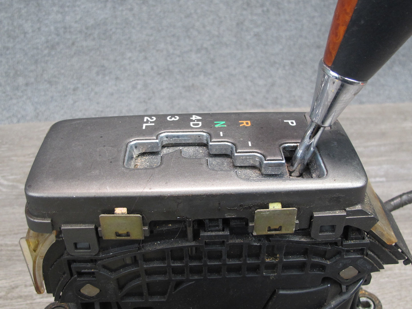 01-03 Lexus UCF30L LS430 A/T Automatic Transmission Shifter Assembly OEM