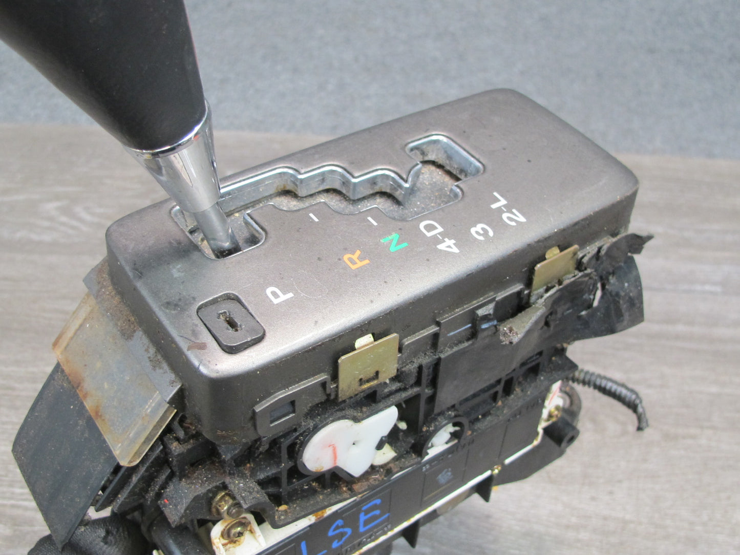 01-03 Lexus UCF30L LS430 A/T Automatic Transmission Shifter Assembly OEM