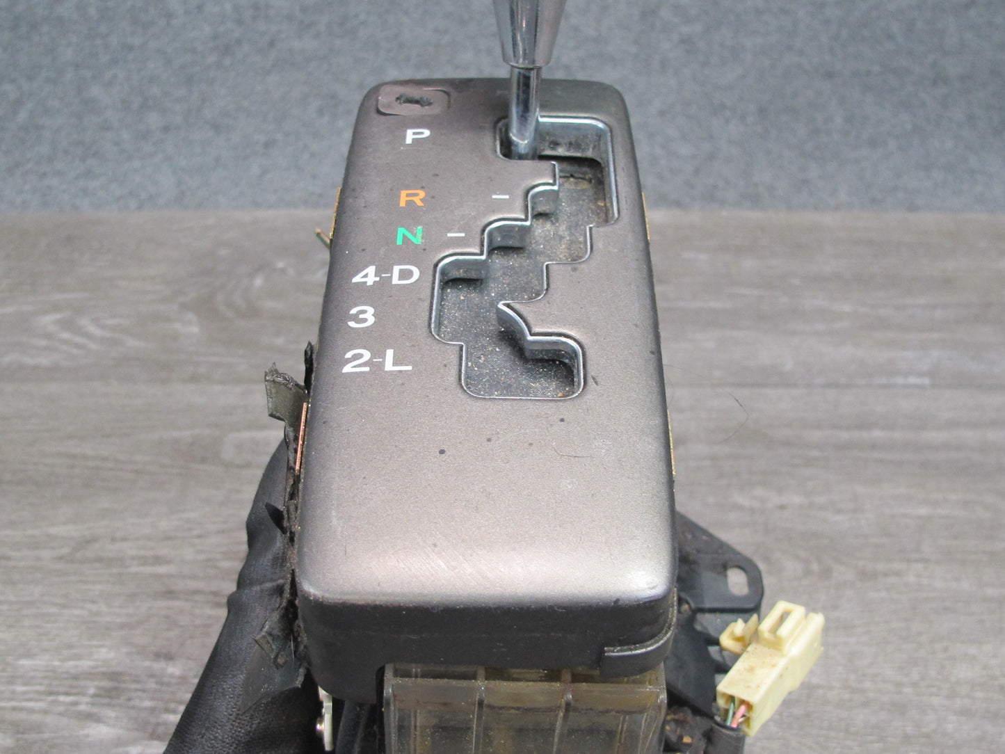 01-03 Lexus UCF30L LS430 A/T Automatic Transmission Shifter Assembly OEM