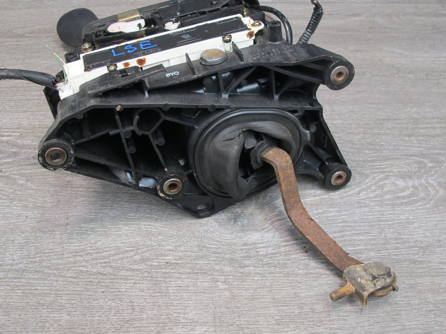 01-03 Lexus UCF30L LS430 A/T Automatic Transmission Shifter Assembly OEM