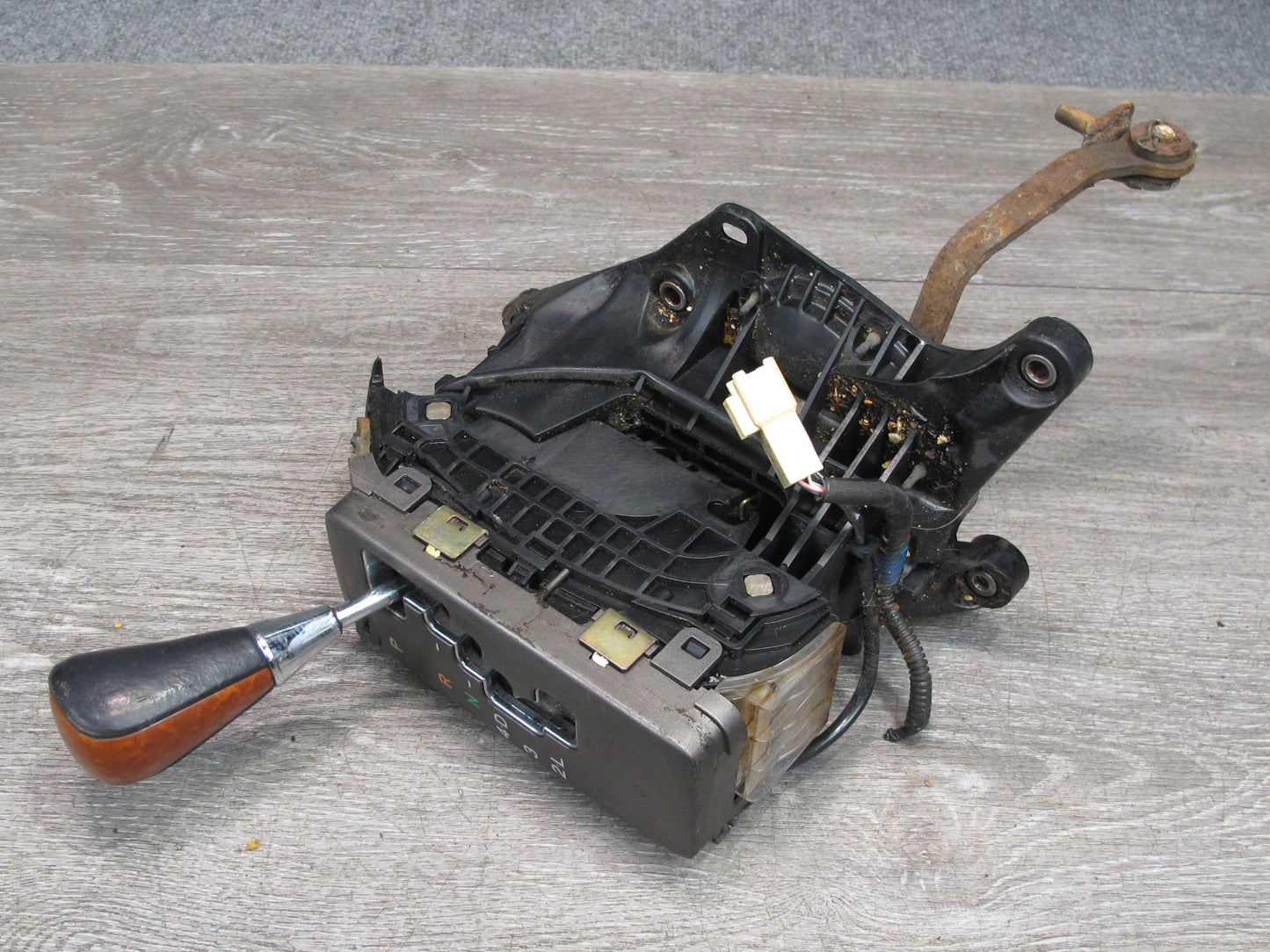 01-03 Lexus UCF30L LS430 A/T Automatic Transmission Shifter Assembly OEM