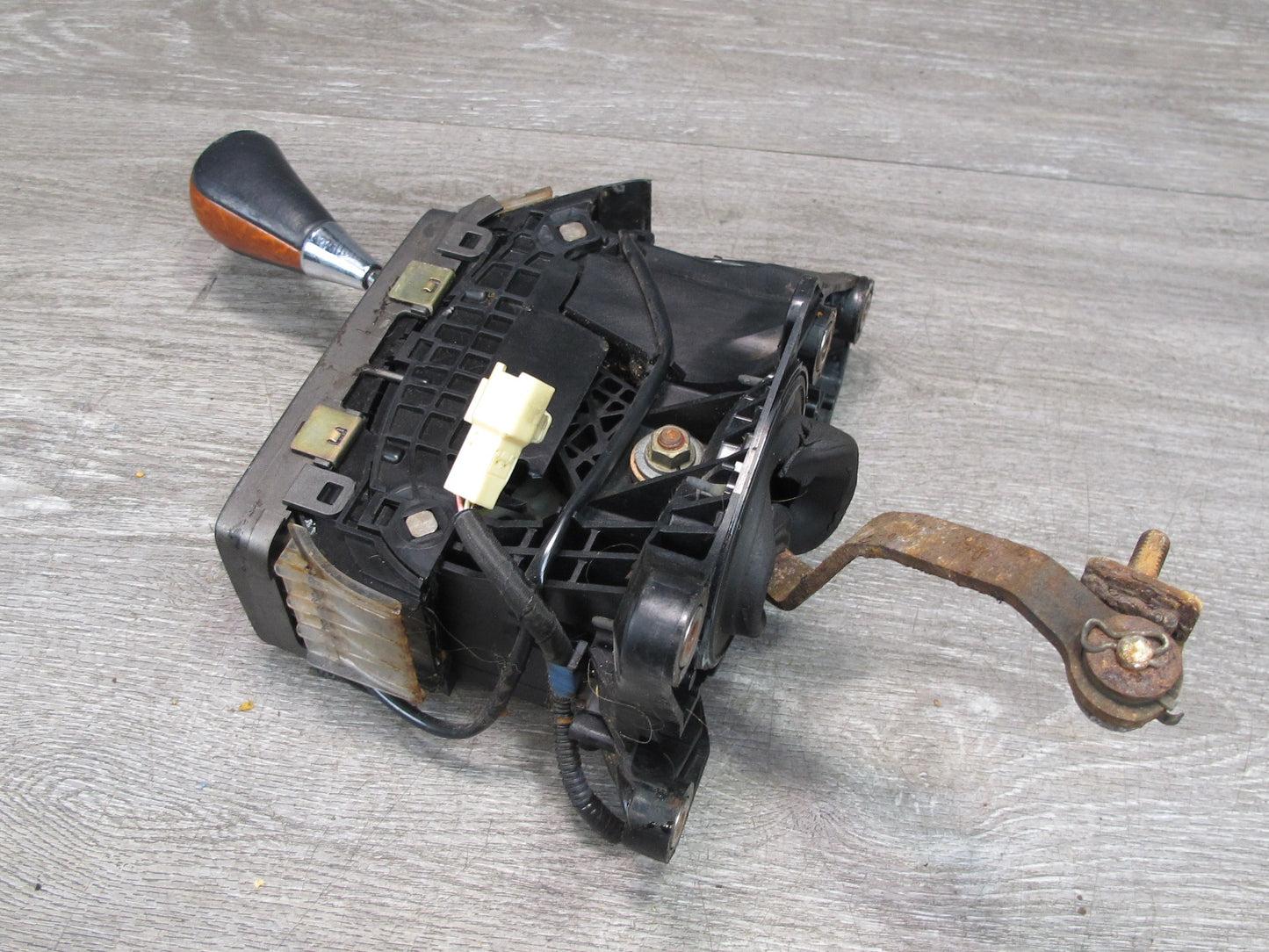 01-03 Lexus UCF30L LS430 A/T Automatic Transmission Shifter Assembly OEM