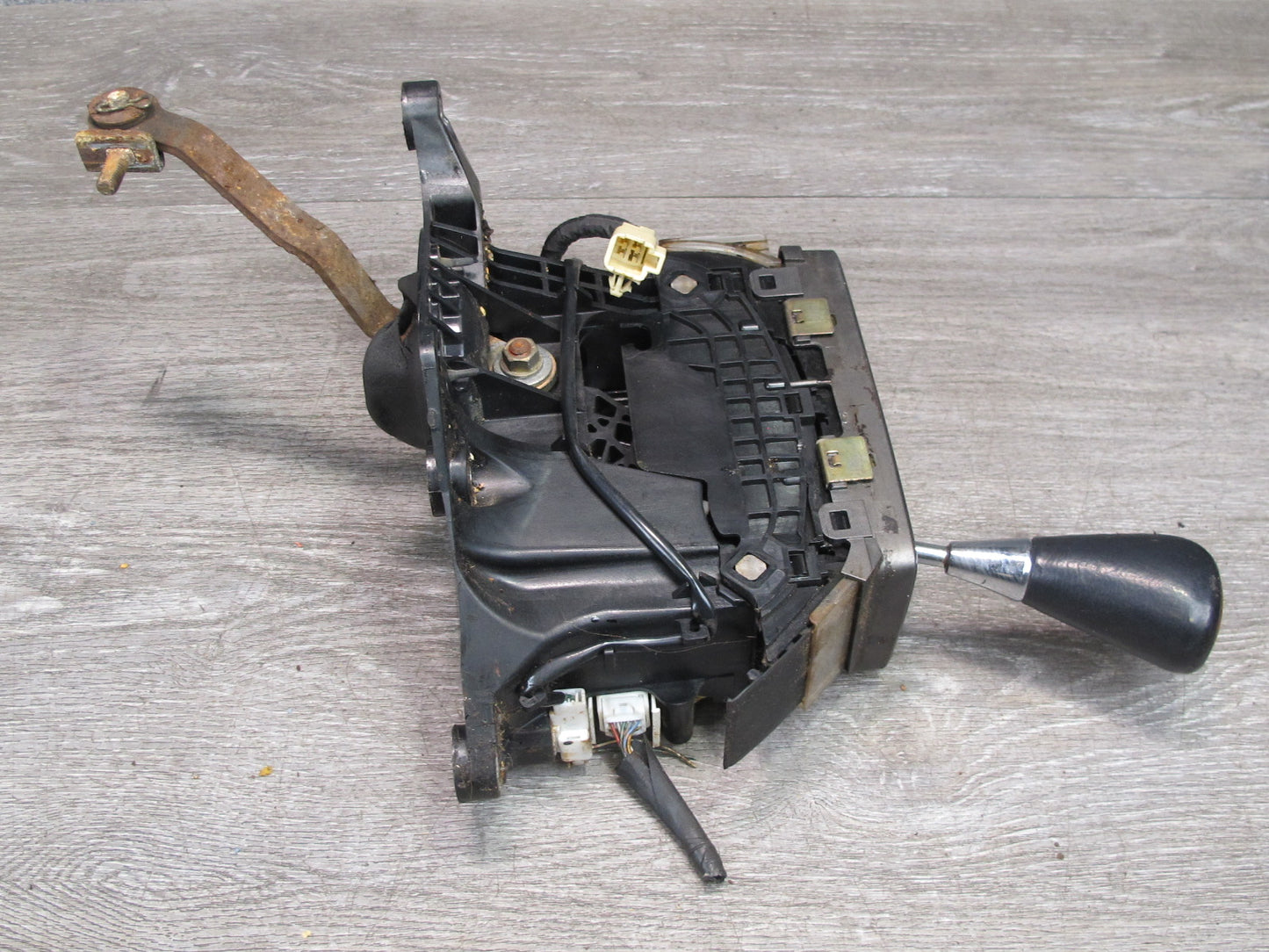 01-03 Lexus UCF30L LS430 A/T Automatic Transmission Shifter Assembly OEM