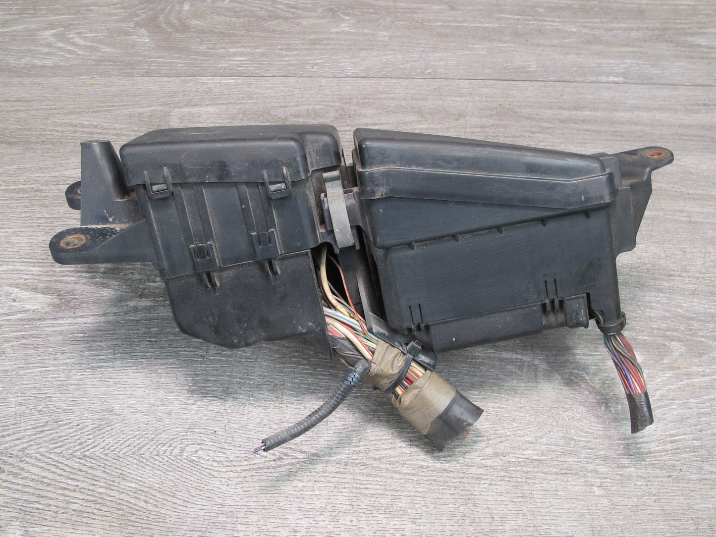 01-03 Lexus UCF30L LS430 Front Left Underhood Relay Fuse Box OEM