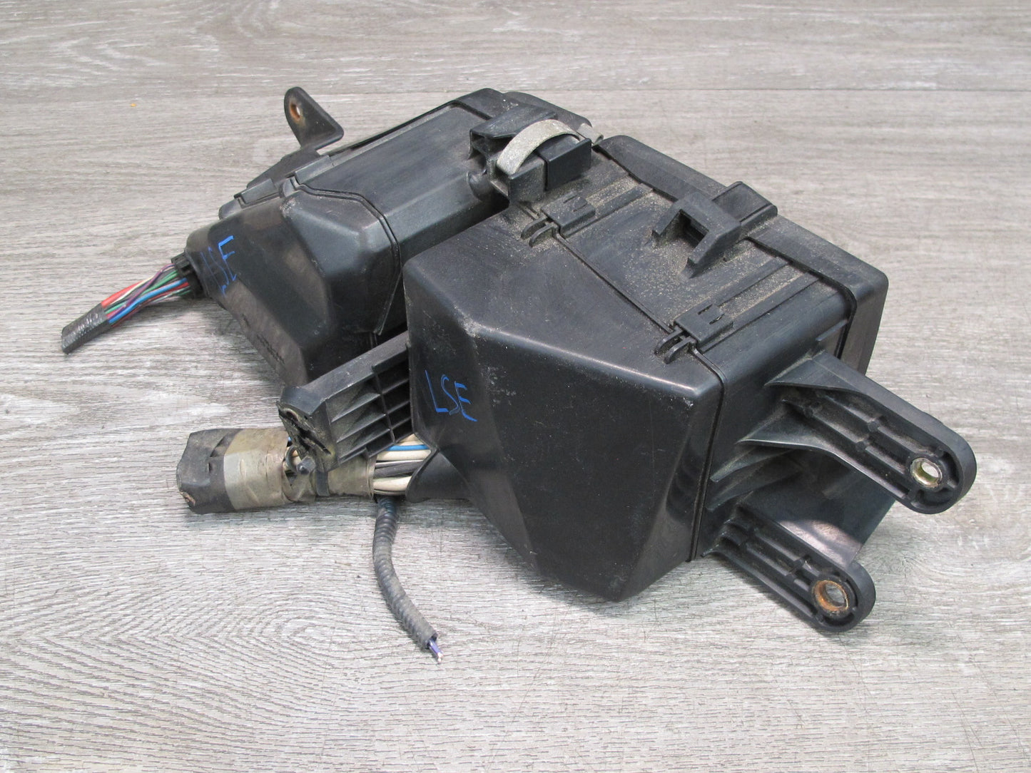 01-03 Lexus UCF30L LS430 Front Left Underhood Relay Fuse Box OEM