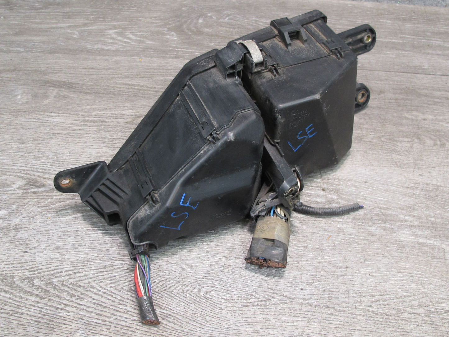 01-03 Lexus UCF30L LS430 Front Left Underhood Relay Fuse Box OEM