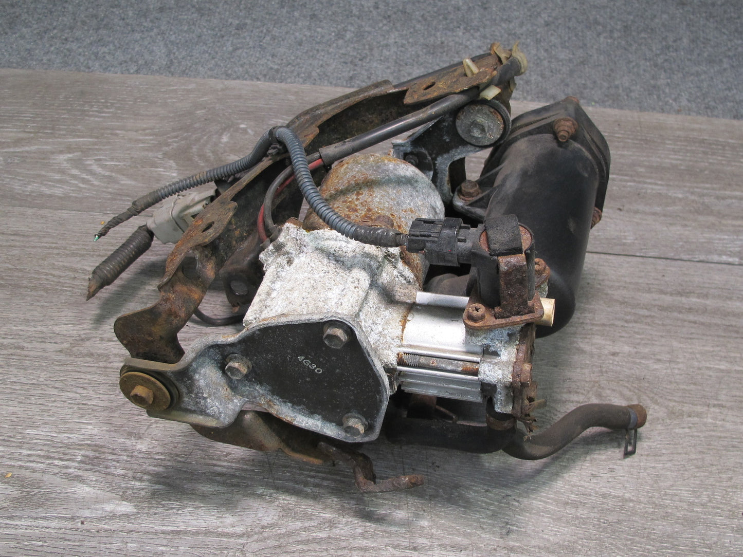 2003-2009 Lexus UZJ120L GX470 Air Ride Suspension Compressor Pump