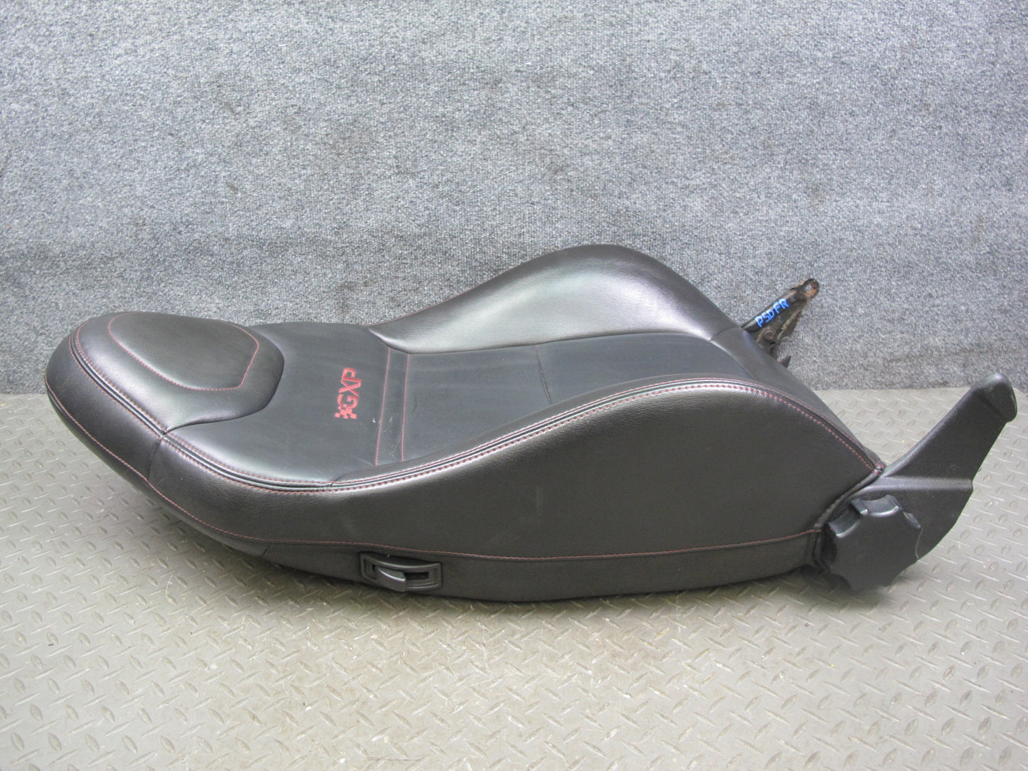 07-09 Pontiac Solstice GXP Front Right Seat Upper Leather Backrest Cushion OEM