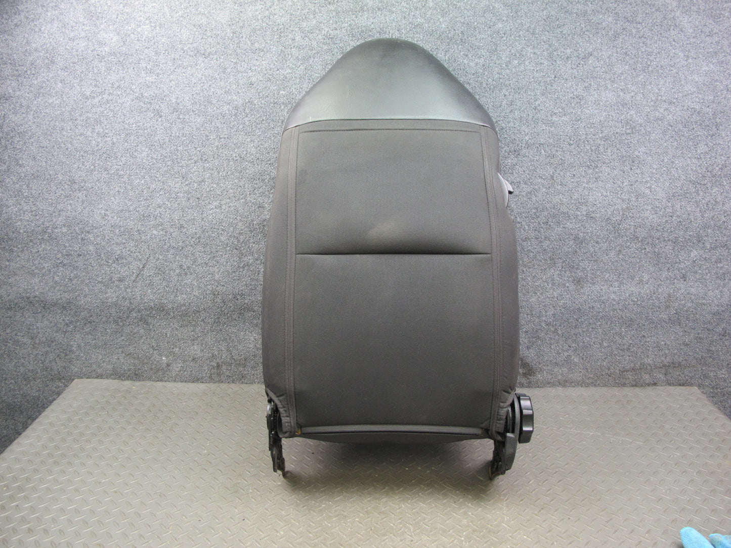 07-09 Pontiac Solstice GXP Front Right Seat Upper Leather Backrest Cushion OEM