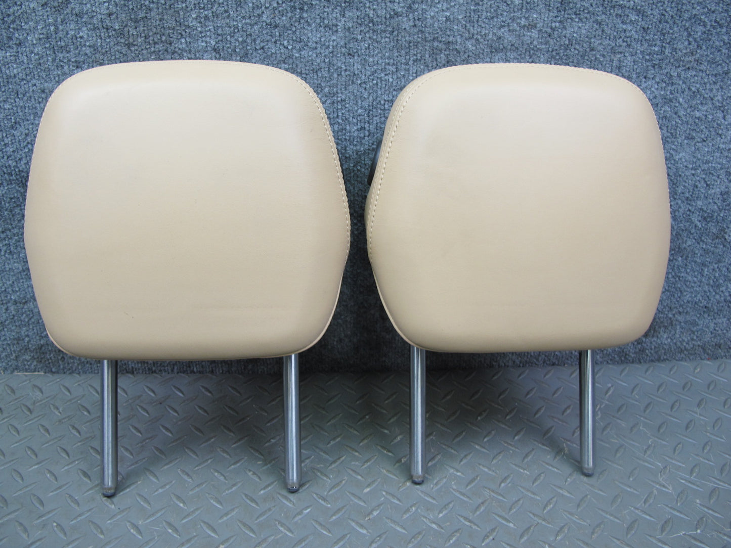2011-2018 Porsche Cayenne 958 Rear Left & Right Side Seat Leather Headrest Set