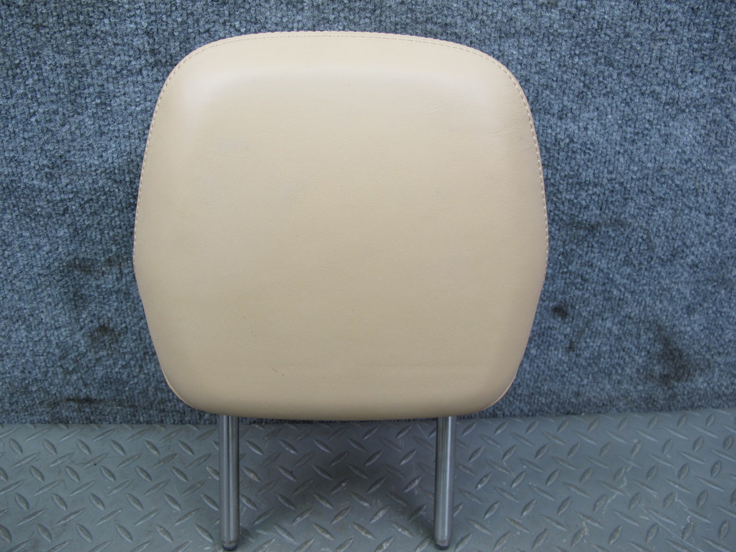 2011-2018 Porsche Cayenne 958 Rear Left & Right Side Seat Leather Headrest Set