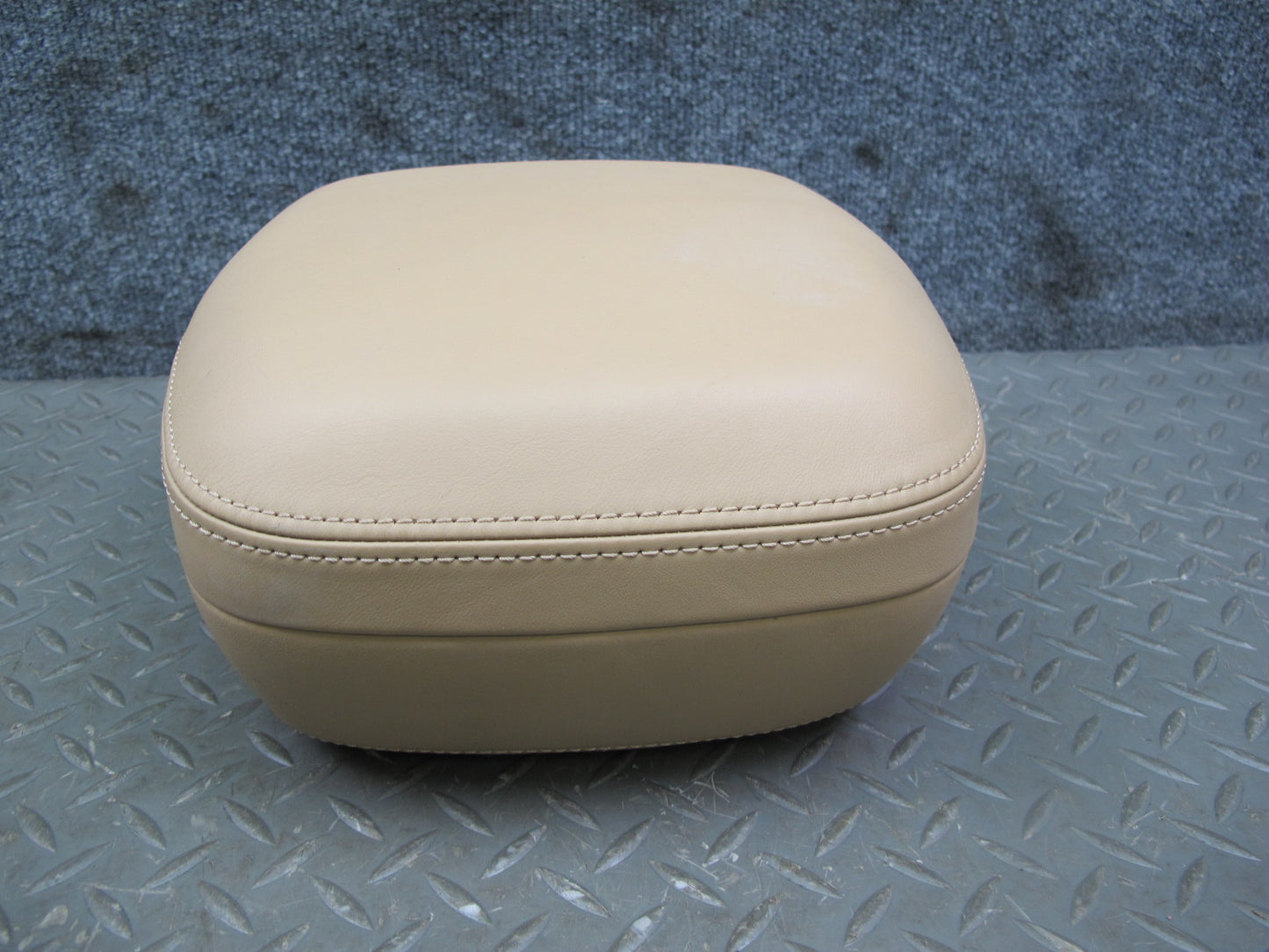 2011-2018 Porsche Cayenne 958 Rear Left & Right Side Seat Leather Headrest Set