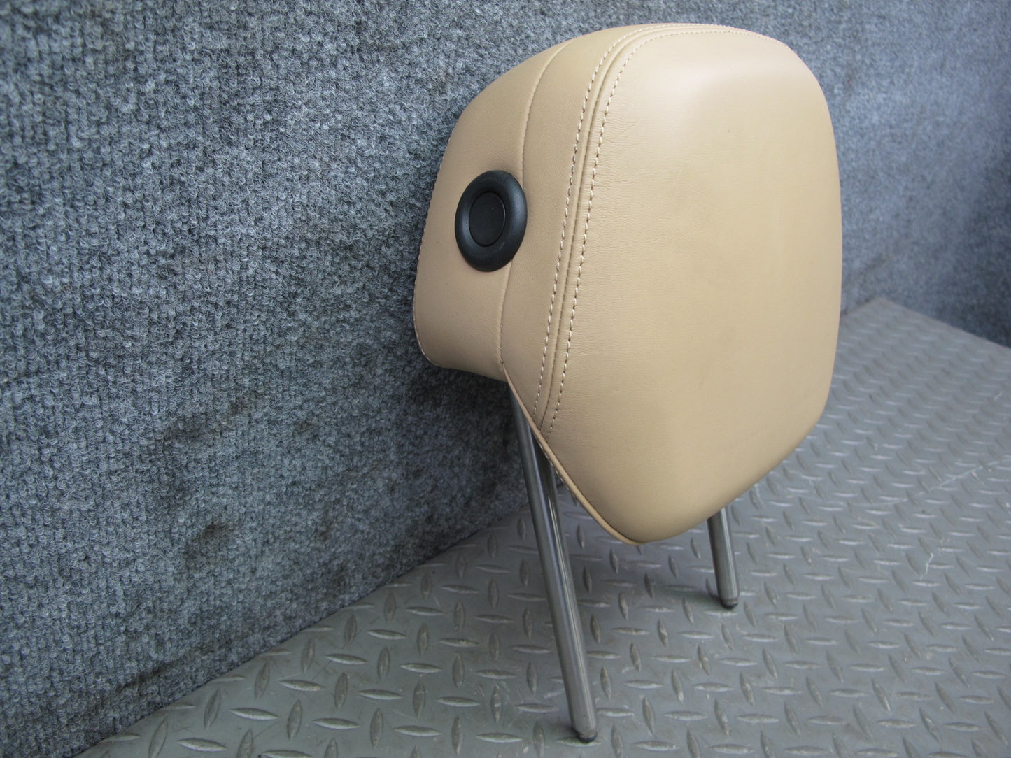 2011-2018 Porsche Cayenne 958 Rear Left & Right Side Seat Leather Headrest Set