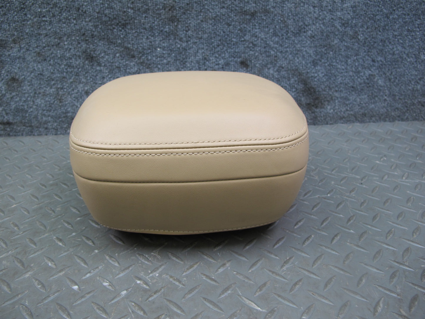 2011-2018 Porsche Cayenne 958 Rear Left & Right Side Seat Leather Headrest Set