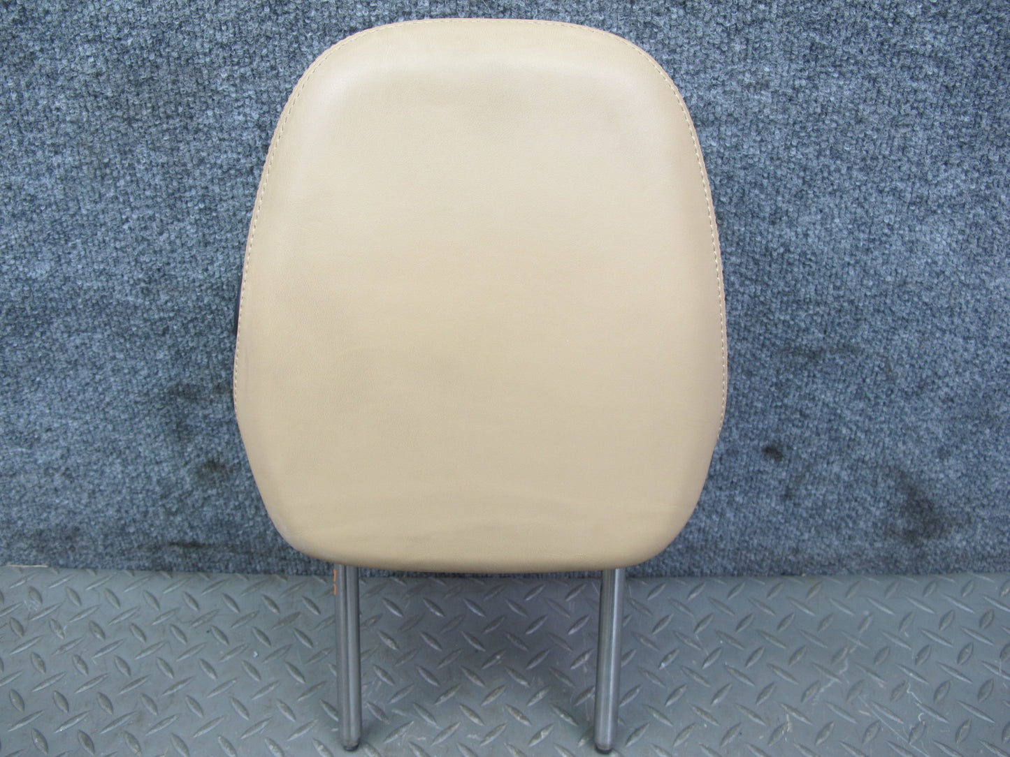 2011-2018 Porsche Cayenne 958 Front Left & Right Side Seat Leather Headrest Set