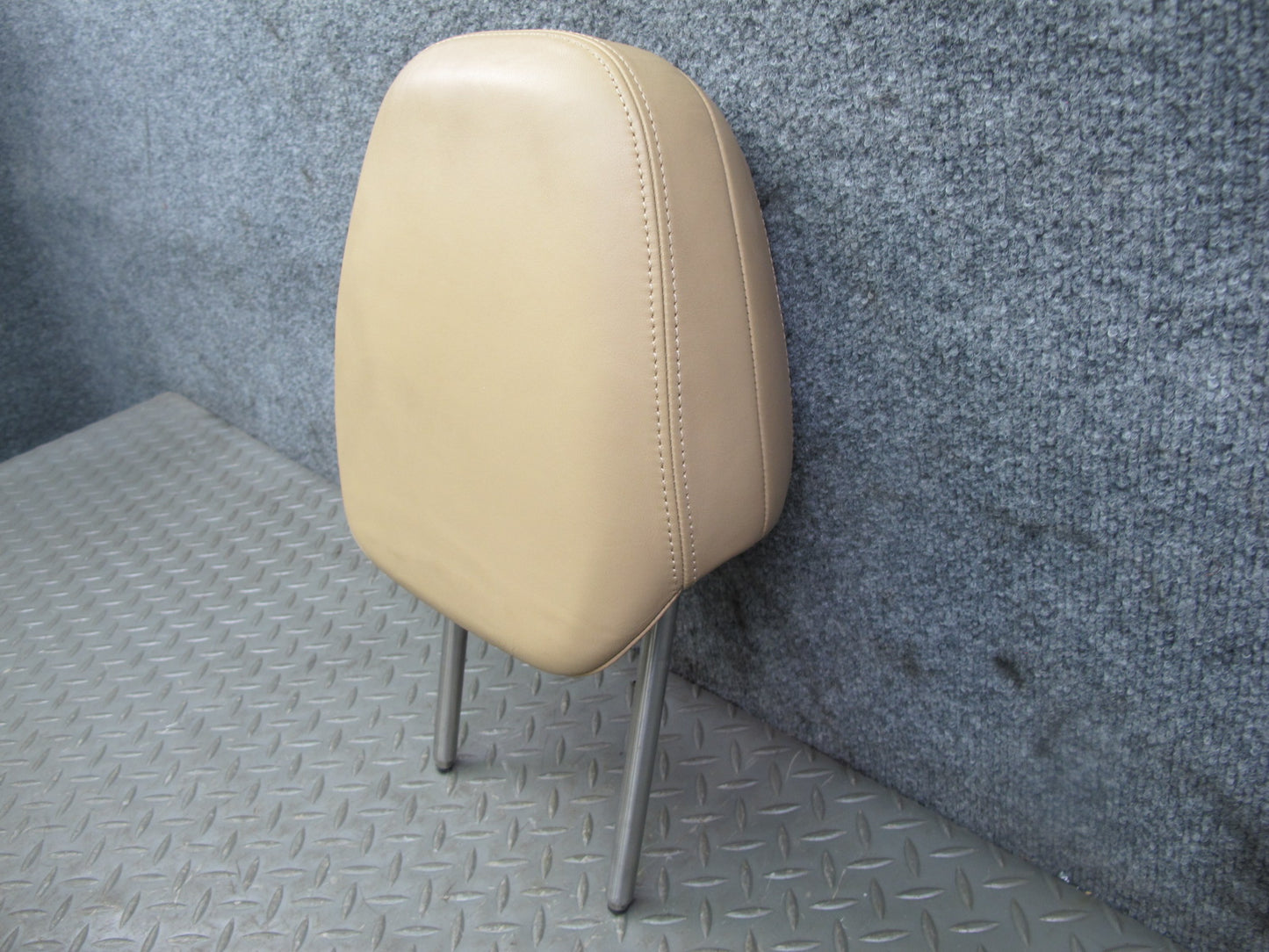 2011-2018 Porsche Cayenne 958 Front Left & Right Side Seat Leather Headrest Set
