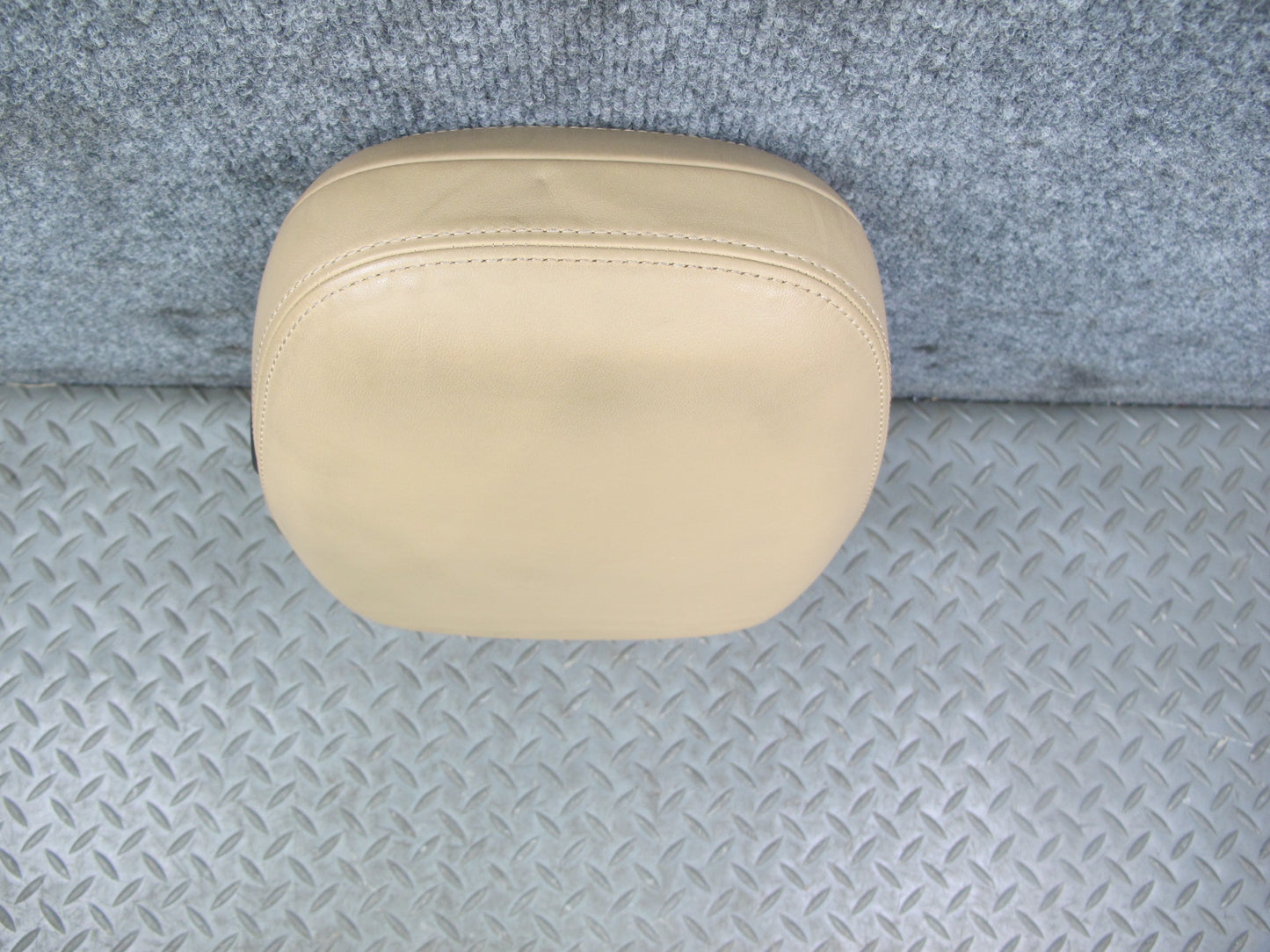 2011-2018 Porsche Cayenne 958 Front Left & Right Side Seat Leather Headrest Set