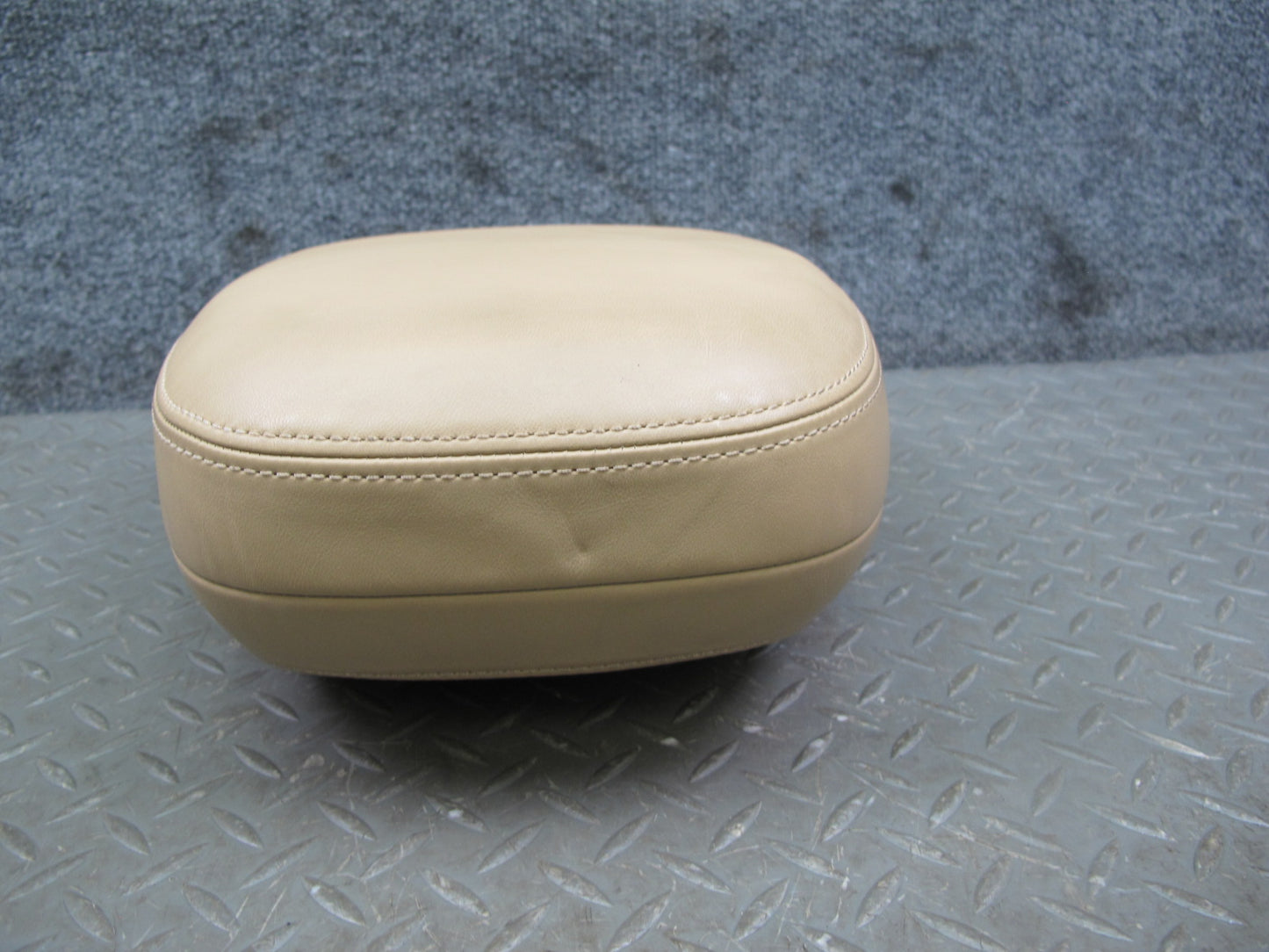 2011-2018 Porsche Cayenne 958 Front Left & Right Side Seat Leather Headrest Set