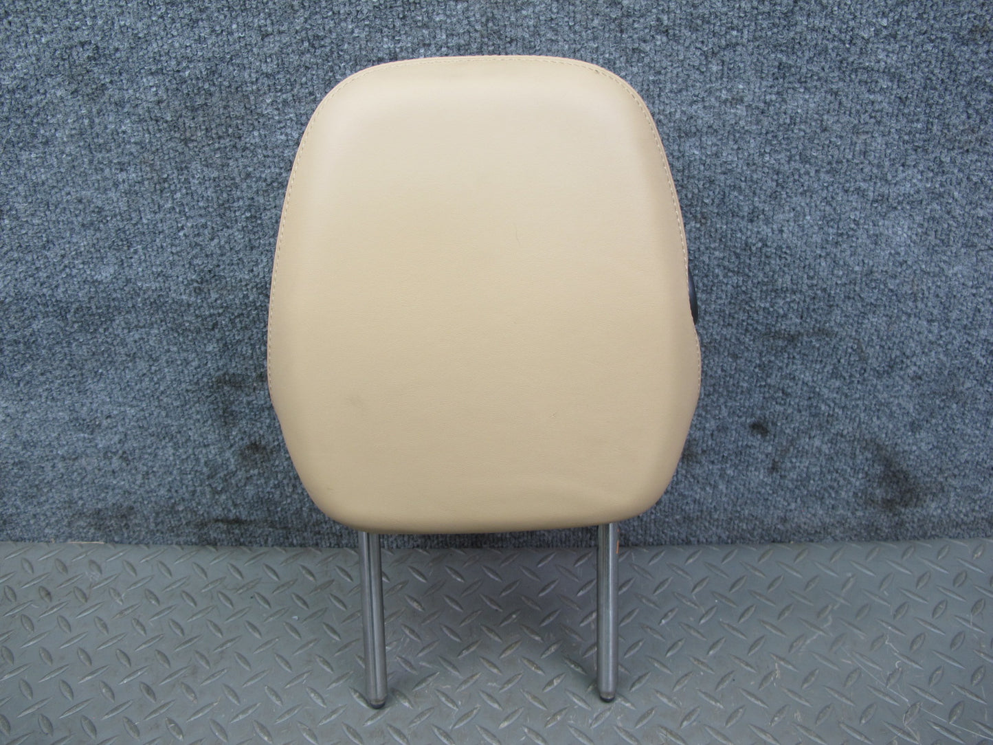2011-2018 Porsche Cayenne 958 Front Left & Right Side Seat Leather Headrest Set