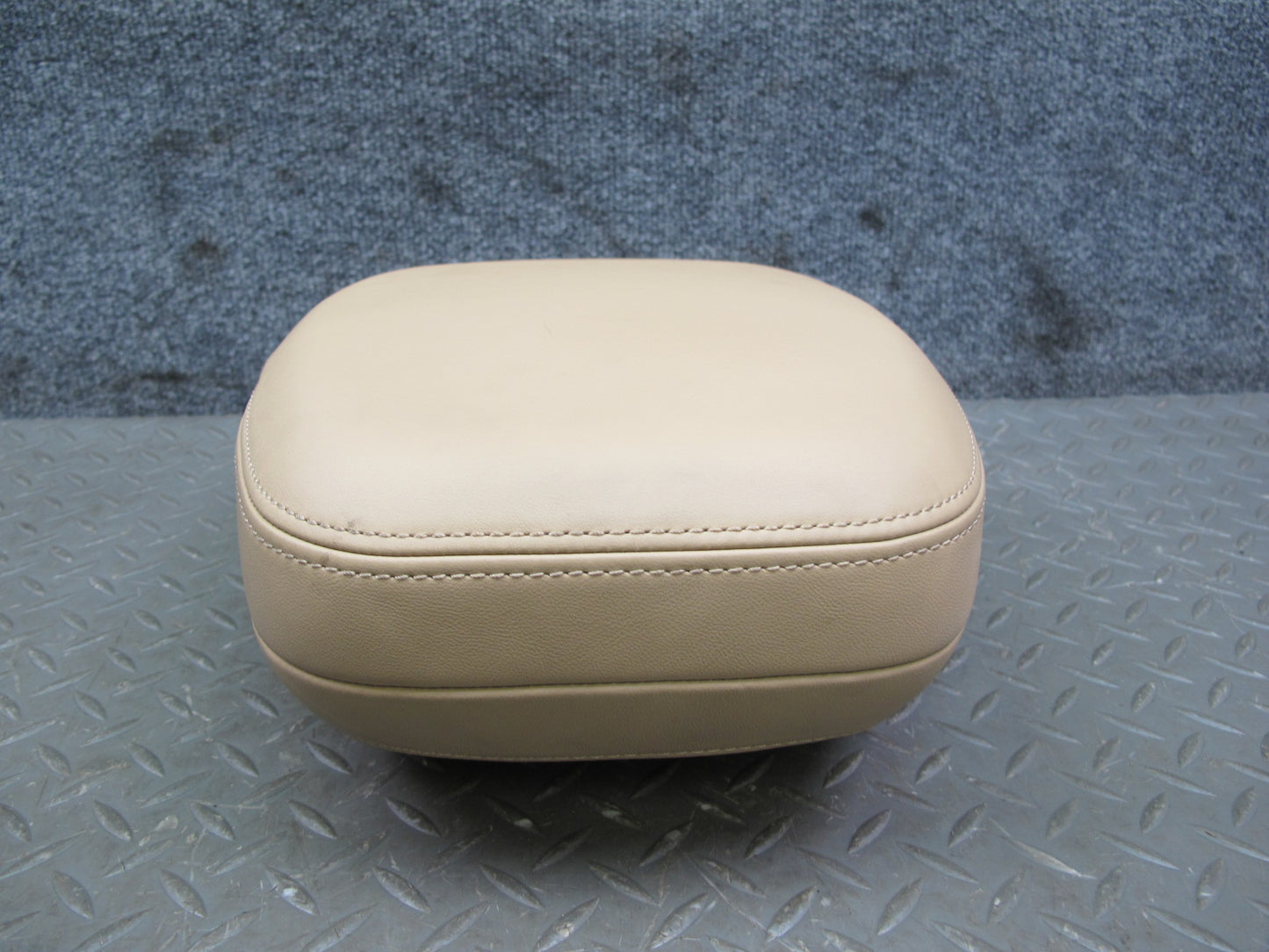 2011-2018 Porsche Cayenne 958 Front Left & Right Side Seat Leather Headrest Set
